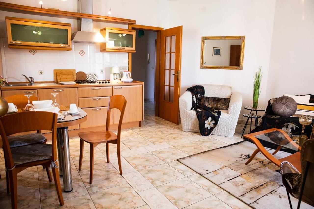 Villa Mareonda - Apartments Sussurro โรวีน ภายนอก รูปภาพ