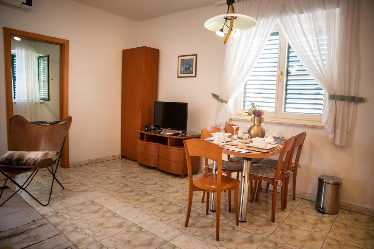 Villa Mareonda - Apartments Sussurro โรวีน ภายนอก รูปภาพ